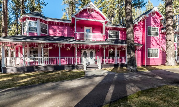 Big Bear Lake Bed & Breakfast | Apples Bed and Breakfast Inn
