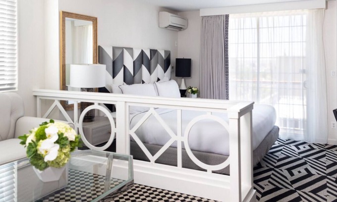 Norma Triangle House | Appreciate Beautiful Rooftop Swimming Pool! 4 Units with Balcony, Pet-friendly!