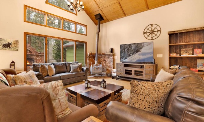 Evergreen Estates House | Apres Ski Haus Incredible Modern Cozy Resort Estate Minutes to Activities