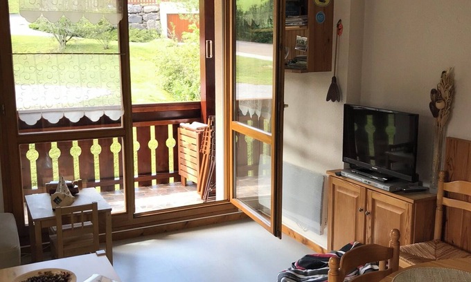 Les Hopitaux-Neufs Apartment | Apt 4/6 persons "les combettes" near metabief