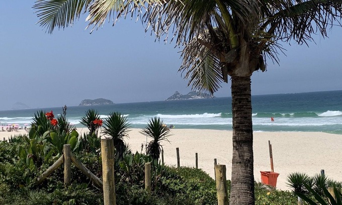 Barra da Tijuca Apartment | Apt blocks from the beach + close to Olegário Maciel and Metro