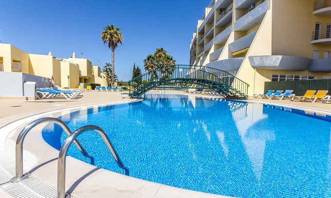 Albardeira Apartment | Apt. Casa Murrin, in a peaceful and secure complex with pool