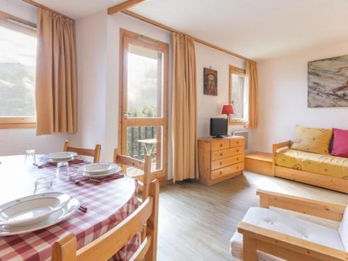 Montchavin Apartment | Apt Chaleureux Proche Pistes avec Balcon & TV - Montchavin - FR-1-181-2506