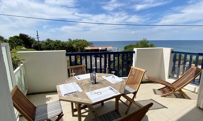 Kokotia Apartment | Apt high standing - 2 bedrooms - sea view all room - 1st line of sea