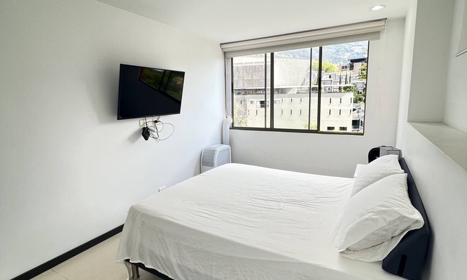 El Poblado Apartment | Apt in full entertainment unit