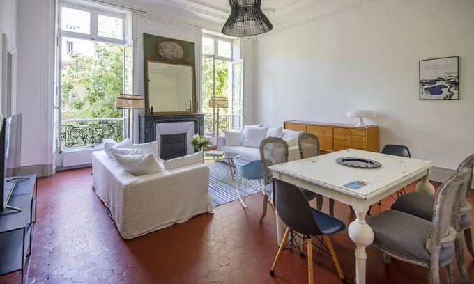 Palais de justice Apartment | Apt with garden view near the Old Port