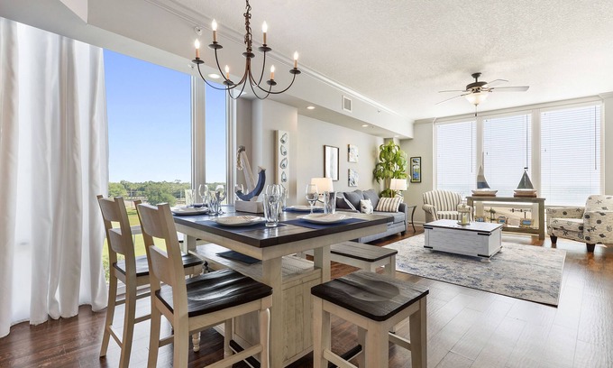 Gulfport Condo | "Aqua Blue" Condo offering Snow Bird Monthly Specials make an inquiry today
