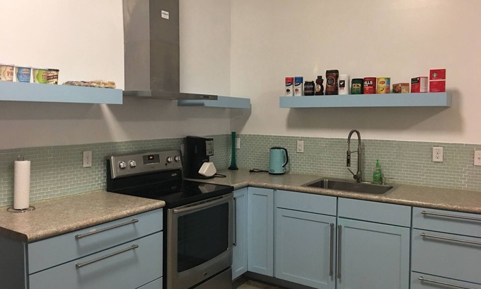 Kodiak Apartment | Aquamarine Upbeat Studio on the Mall