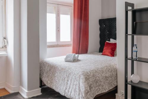 Lisbon Old Town House | Aquilla's Family Room 101 by Mycelia