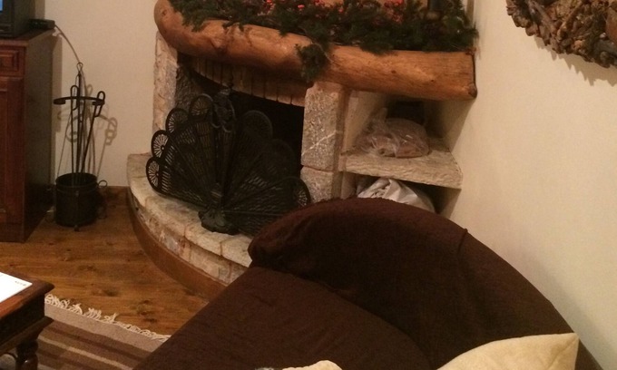 Arachova House | Arachova boutique office suite-Ski Stay 3 & get 1 free