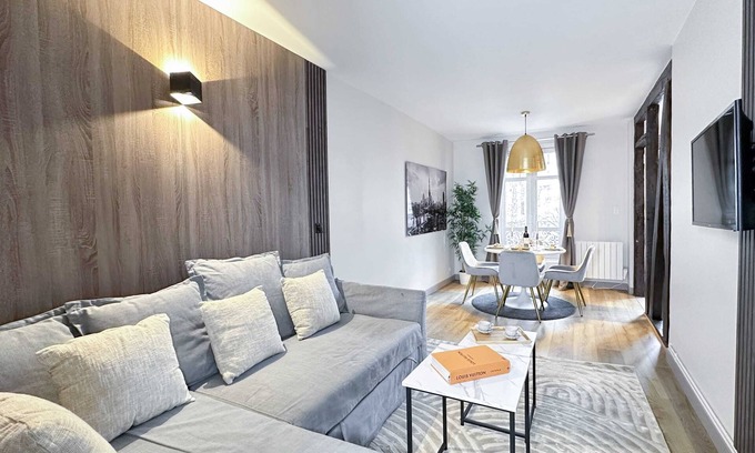 Ternes Apartment | Arc de Triomphe - Apartment for 4 people
