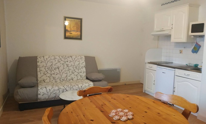 Arcachon Apartment | ARCACHON/la chapelle : T2 balcony, 50 m from the beach and parking lot