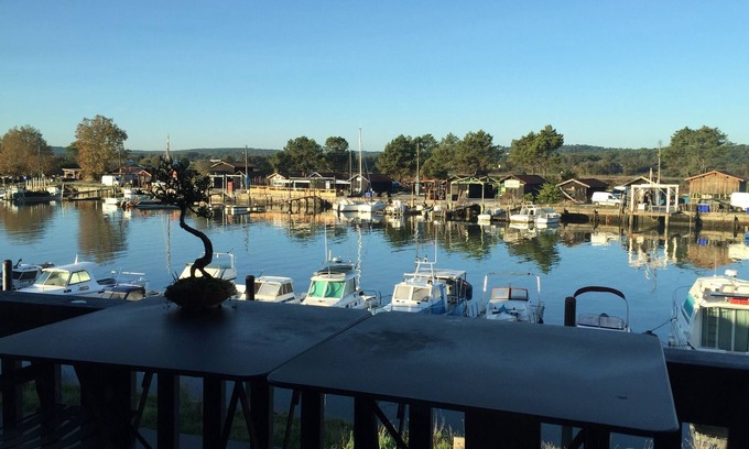 La Teste-de-Buch Apartment | Arcachon near. superb contemporary T3 facing the oyster port of La Teste.