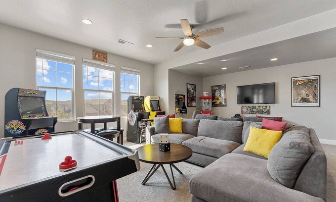 Sienna Hills House | Arcade Adventure, LOADED WITH EXTRAS, Come Play!