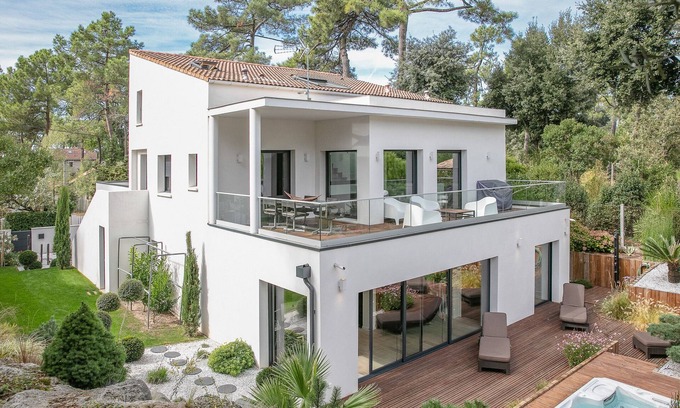 Saint-Georges-de-Didonne Villa | Architect-designed villa with SPA, 5 minutes from the beach!