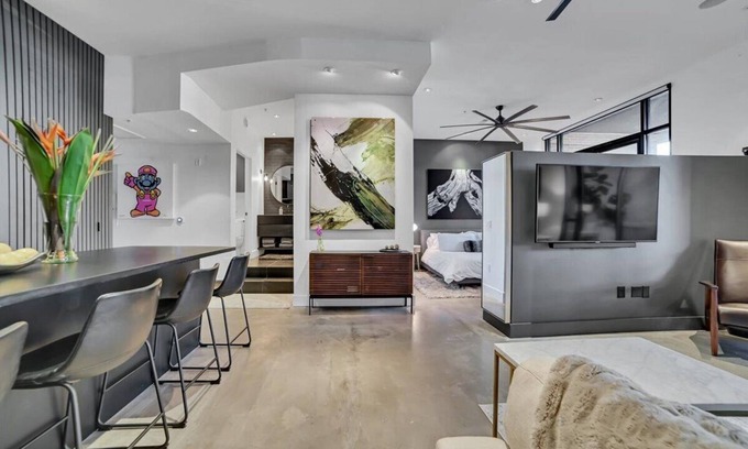 South Scottsdale Condo | Architectural Digest Condo in Old Town Scottsdale Entertainment District