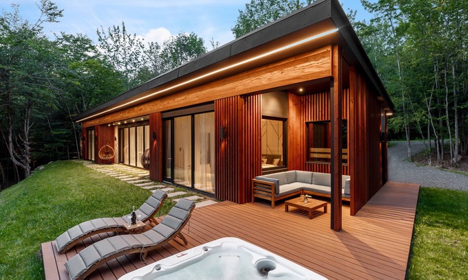 Hunter House | Architectural Modern House with Panoramic Mountain View