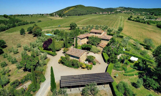 Castelnuovo Berardenga Apartment | Arco al Poggio, Arceno Rentals Club, Spacious Chianti Apt, Pool, Concierge, WiFi