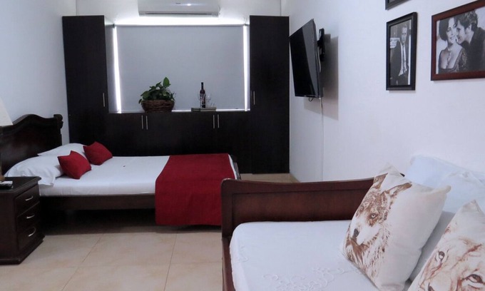 Cali Apartment | Arco Apartasuites - apartment 13 with A/C
