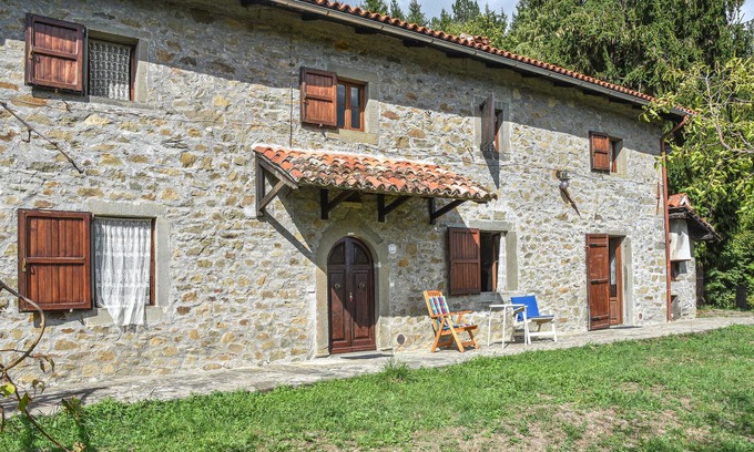 San Romano in Garfagnana House | Are you dreaming of an authentic Tuscany vacation in idyllic tranquility? Then this beautiful vacati