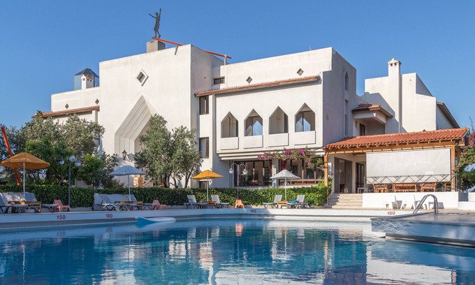 Altınyunus Mahallesi Hotel | Arinnanda Otel