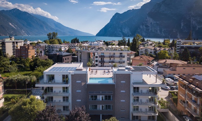 Riva del Garda House | Aris Apartments & Sky Pool - Tonelli Hotels - Adult Friendly