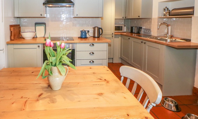 Langthwaite Cottage | ARKLEHURST, pet friendly, with open fire in Langthwaite