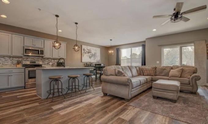 Milford Condo | Arnold's Park on West Okoboji 2 Bedroom 2 Bath Condo, walk to all attractions.