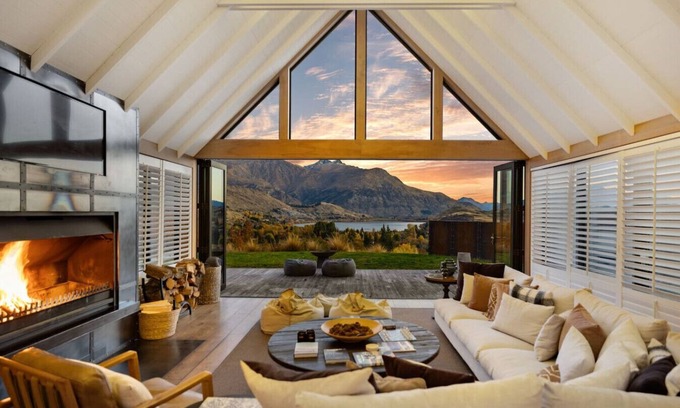 Arrowtown Villa | Aroha Homestead - Large lifestyle property