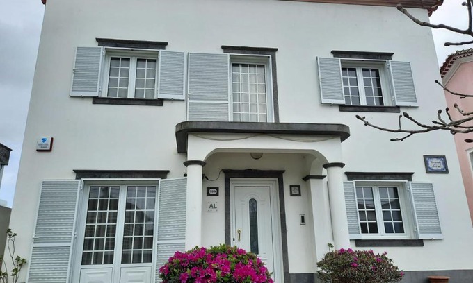 Ponta Delgada House | Arrivillage