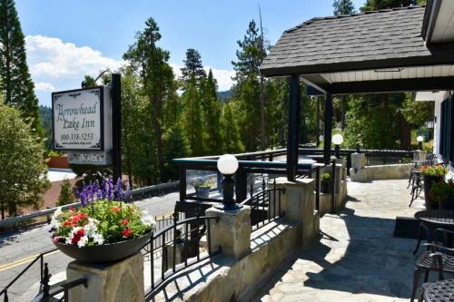 Lake Arrowhead Bed & Breakfast | Arrowhead Lake Inn