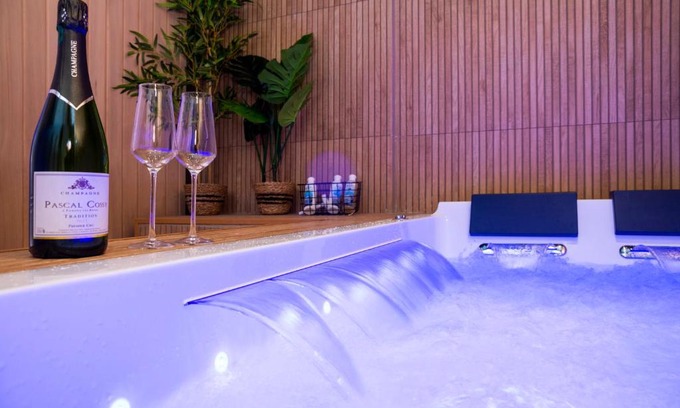 Hincmar Apartment | Art Déco Champagne & Spa