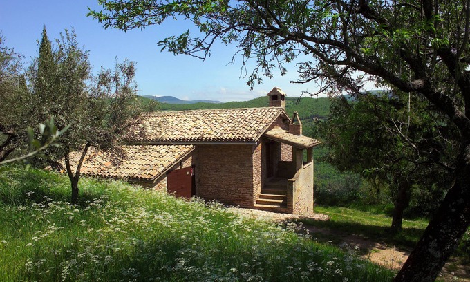 Spello Cottage | Art, nature and peace upon the mountain of St. Francis.