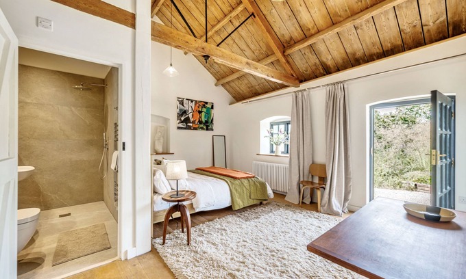 Littlebredy House | Arthouse - sleeps 2 guests in 1 bedroom