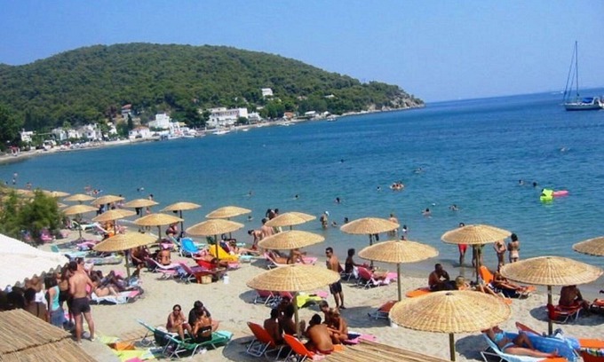 Nea Smirni Apartment | Artistic Penthouse - 10 min by tram from the beach & 20 min from Acropolis