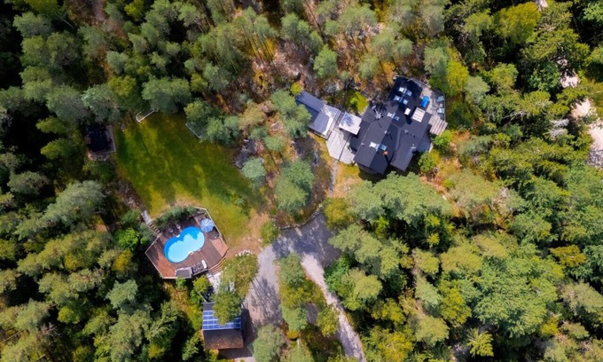 Espoo Cottage | Artists Nuuksio Retreat with Heated Pool, 800 Meters from Lake, Table tennis, Pool table