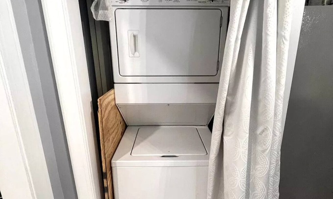 Mosby House | Artsy 3-Bedroom Home with Free Tesla Charger