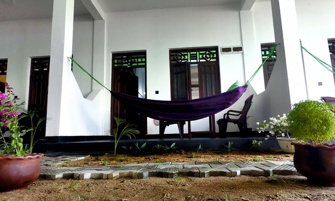 Pottuvil Division 2 Hotel | Arugam Bay Resort