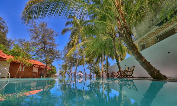 Pottuvil Division 2 Hotel | Arugambay PodBay