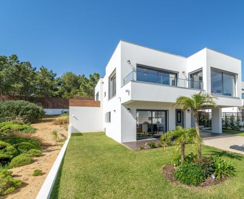 Espartal Villa | As Andorinhas - Walking distance to Monte Clerigo and Amoreira beaches