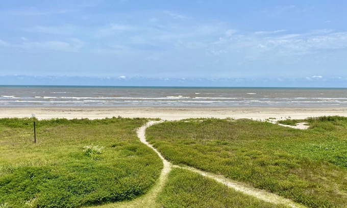 Terramar Beach House | AS SEEN ON HGTV! Beachfront home, Amazing Views, Private 2nd floor Primary brm