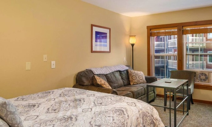 Snowshoe Condo | AS222: Ski-In/Ski-Out Luxury Studio in Snowshoe