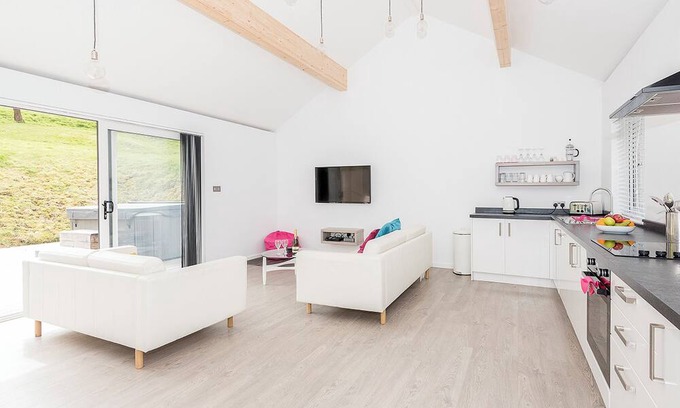 Looe Cottage | Ash Cottage is a newly renovated, two-storey cottage.
