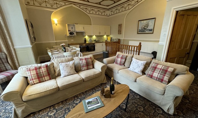 Wormhill Cottage | Ashbourne Apartment - sleeps 8 guests in 2 bedrooms 2