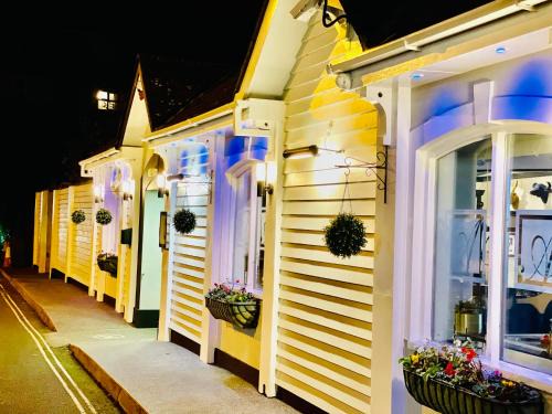 Portsmouth House | Ashbys Accommodation & Spa hire