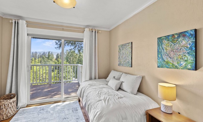 Ashland House | Ashland Mid-Century with a Yard!