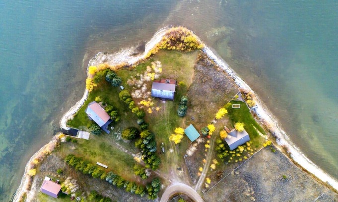 Island Park Cabin | *Aspen Pointe*Waterfront Cabin on Henry`s Lake