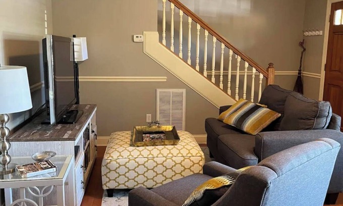 Oxford House | Aspen Ridge Getaway