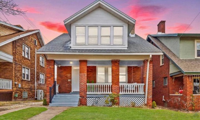 Aspinwall House | Aspinhaus - 3 BR, 2 BA
