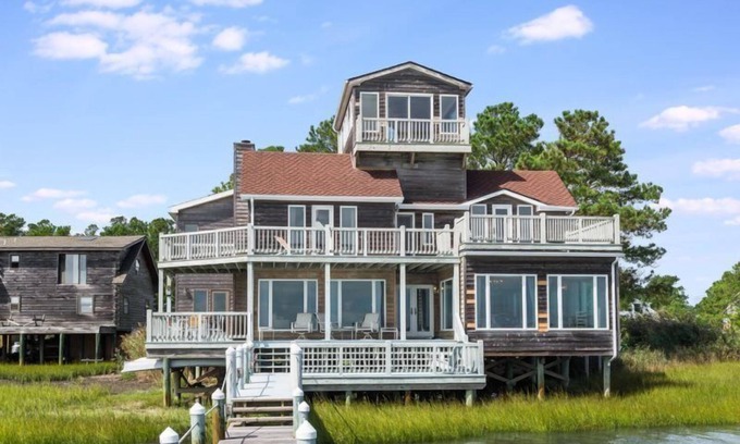Chincoteague House | Assateague Point - Dynamic Waterfront ,Pier,Dock, LINENS AND TOWELS PROVIDED